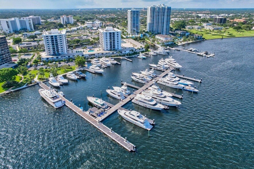 Foto principal - 134 Lakeshore Dr
