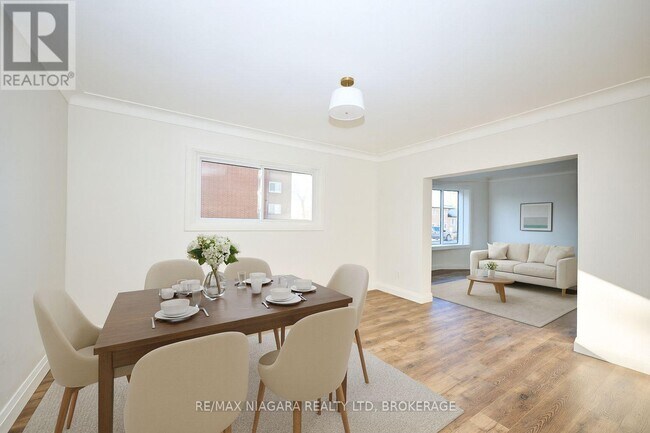 Photo du bâtiment - 141 Plymouth Rd