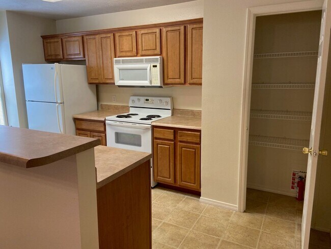 Building Photo - Duplex in Branson