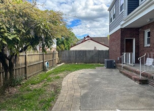 Building Photo - 32 Hazel St Building Photo - 32 Hazel St