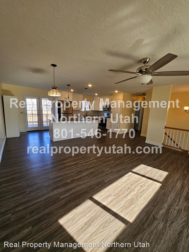 Building Photo - 4 br, 2 bath House - 651 W. 550 N.