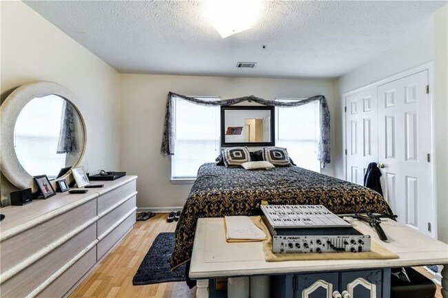 Foto del edificio - Lithonia End Unit Townhome for Rent