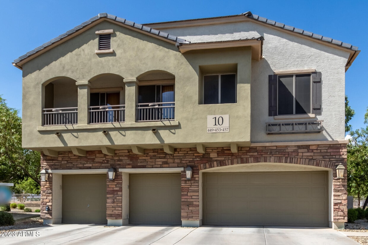 Foto principal - 457 N 169th Ave