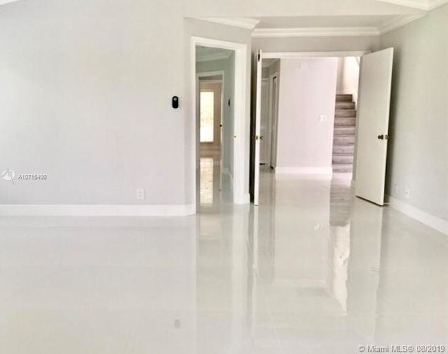 Foto del edificio - 1243 Manor Dr S