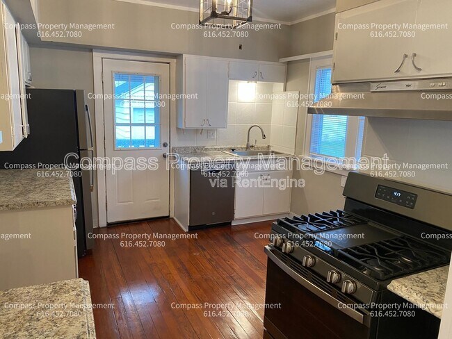 Foto del edificio - 1462 Walker Ave NW