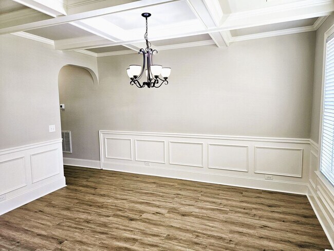 Foto del edificio - 5 Bedroom / 4 Bath Single Family Home