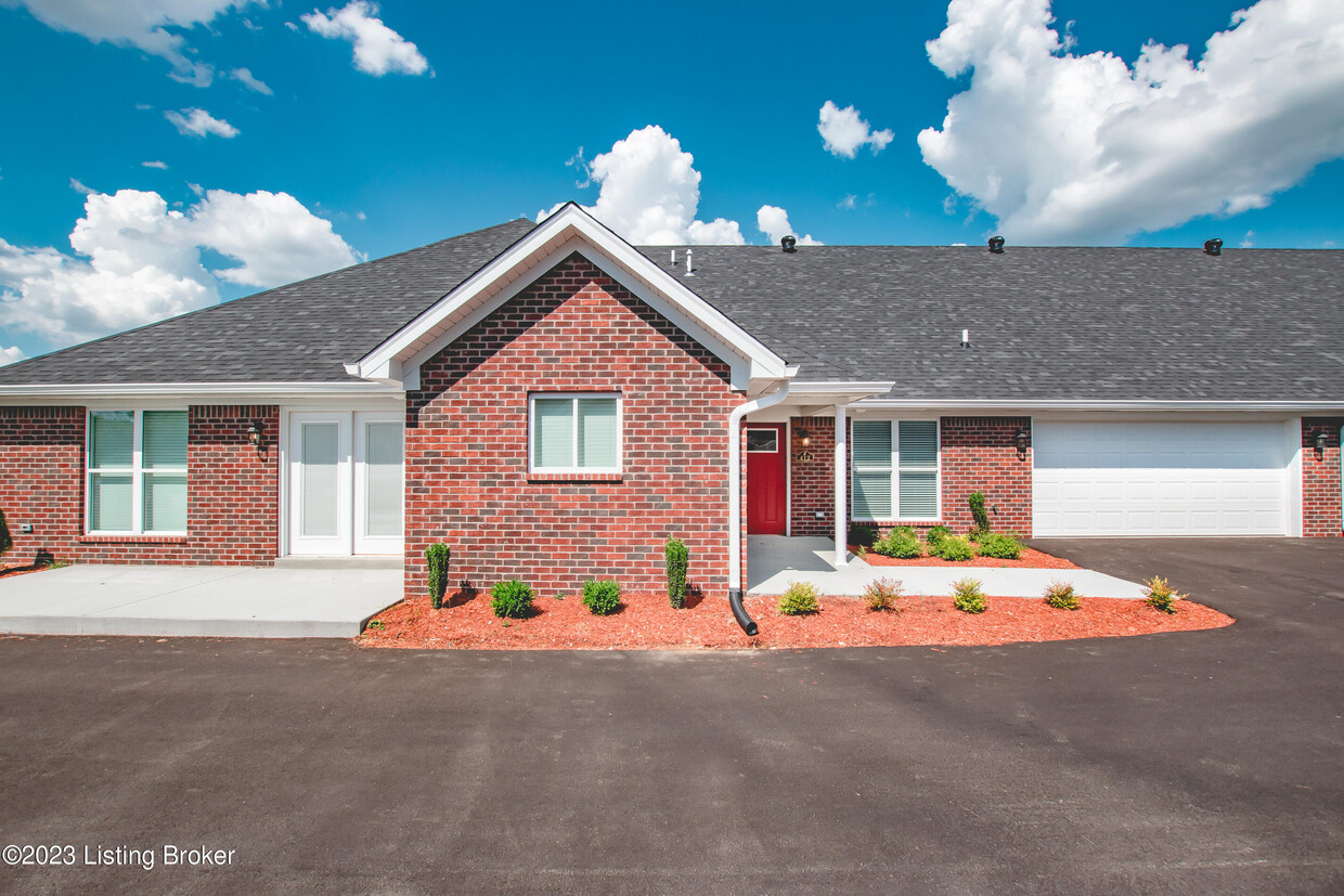 Primary Photo - 412 Eagle Pointe Dr