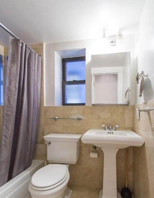 Building Photo - 248 Mott St