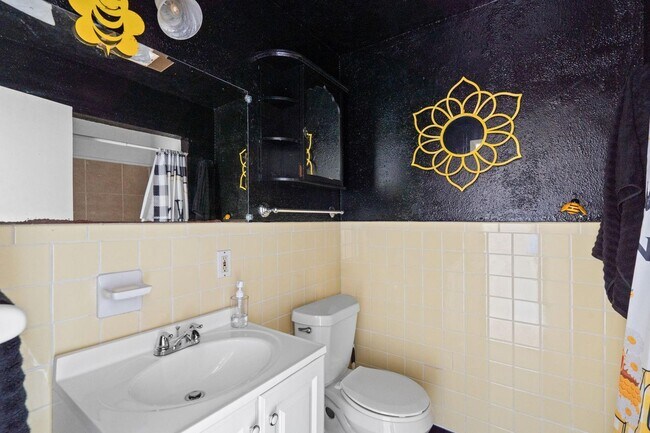 Building Photo - Cute 2 Bedroom/ 1 Bath in the Heart of Galveston