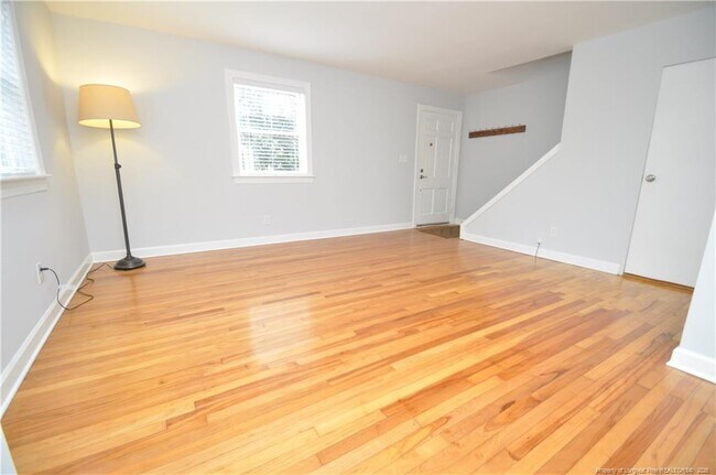 Foto del edificio - 1008 Nichols Dr