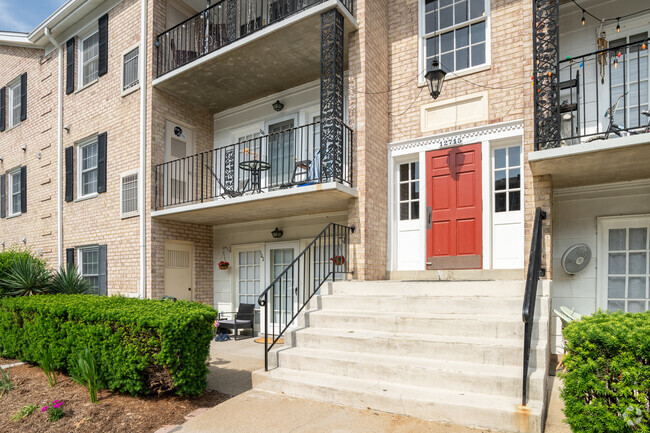 Building Photo - The Moorings of Occoquan