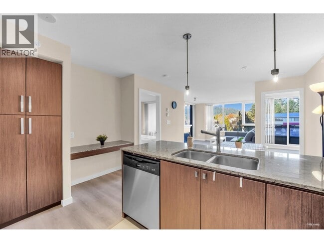 Building Photo - 9868 Cameron St