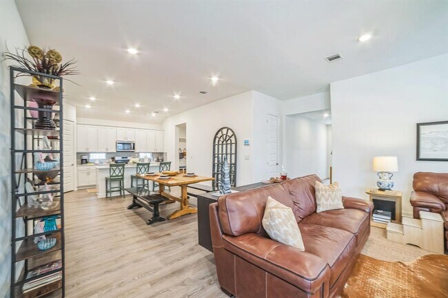 Foto del edificio - 2101 Centerline Ln