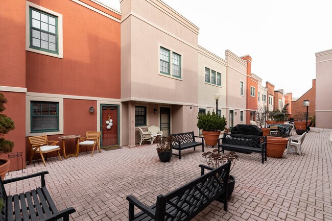 Building Photo - 133 Walton St
