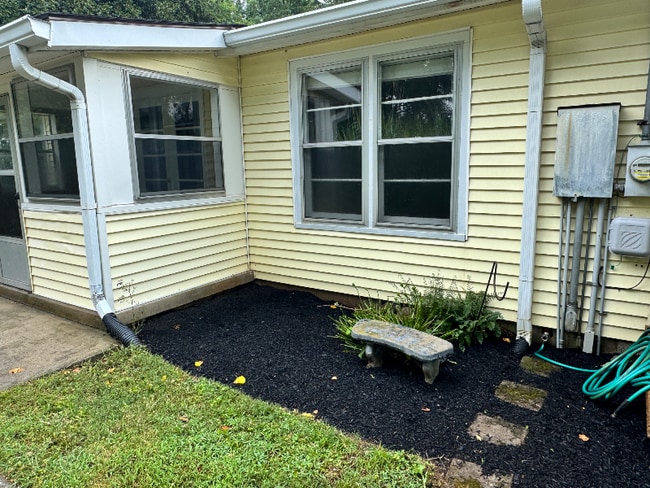 Building Photo - 432 Menees Ln