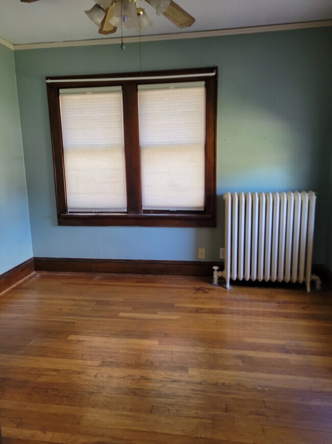 Small BR/Office/Nursery - 5329 W Wisconsin Ave