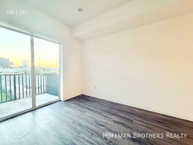 Foto del edificio - 1100 W Temple St