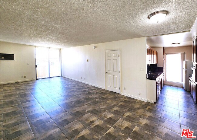 Foto del edificio - 425 S Kenmore Ave