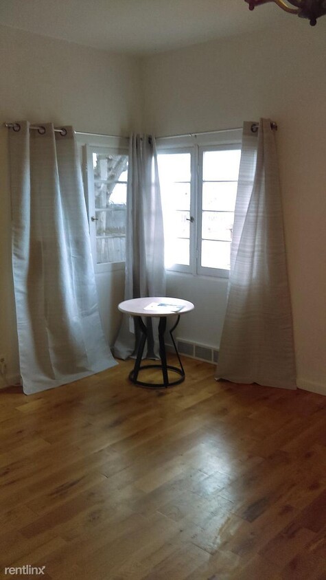 Primary Photo - 2 br, 1 bath House - 157 E Utopia Ave