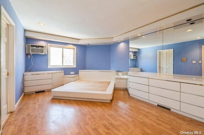 Foto del edificio - 2456 Neptune Ave