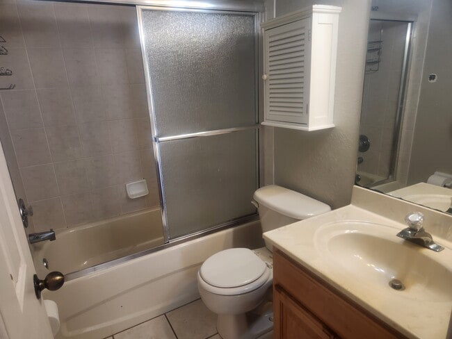 Building Photo - 175 Kings Hwy