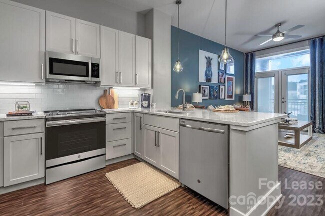Foto del edificio - 7420 N Rea Pk Ln