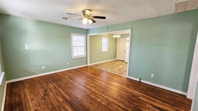 Foto del edificio - 135 W Lilac Ln