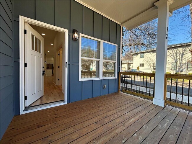 Foto del edificio - 73 Whitefoord Ave SE