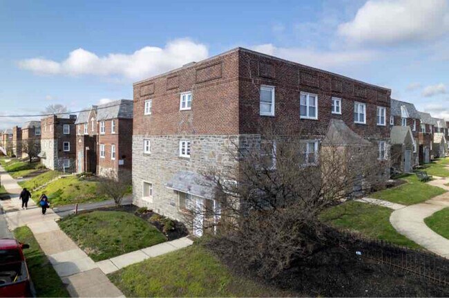 Building Photo - 549 Manheim St