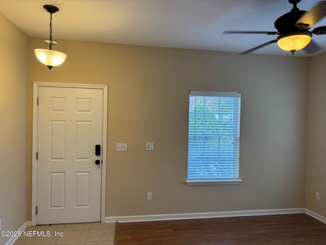 Foto del edificio - 575 Oakleaf Plantation Pkwy