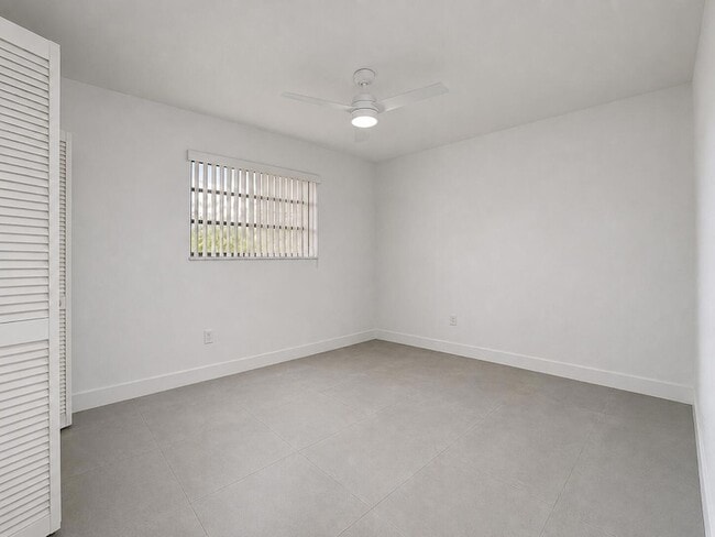 Building Photo - 2152 SW 72nd Ave
