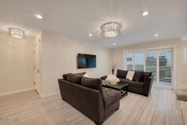 Building Photo - 4642 Park Granada Park