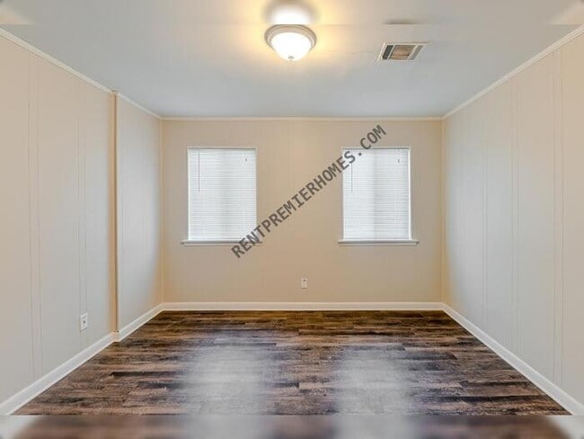 Building Photo - 412 Del Rio Dr