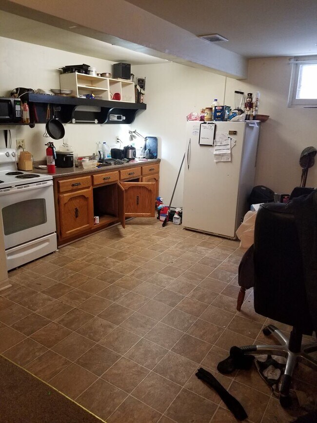 1421 Beltrami Ave NW Unit B, Bemidji, MN 56601 Room for Rent in Bemidji, MN