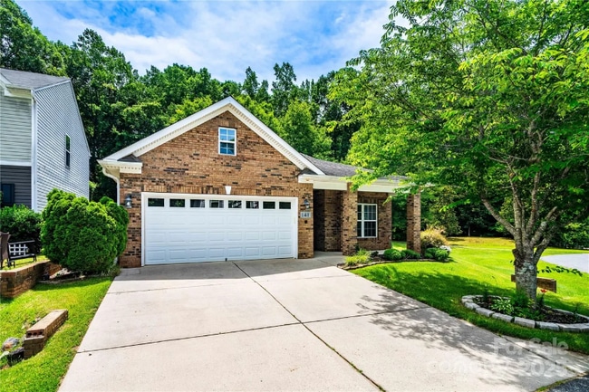 Building Photo - 141 Aberdeen Dr