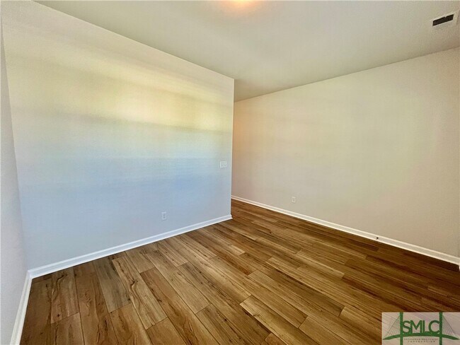 Building Photo - 112 Bradley Dr