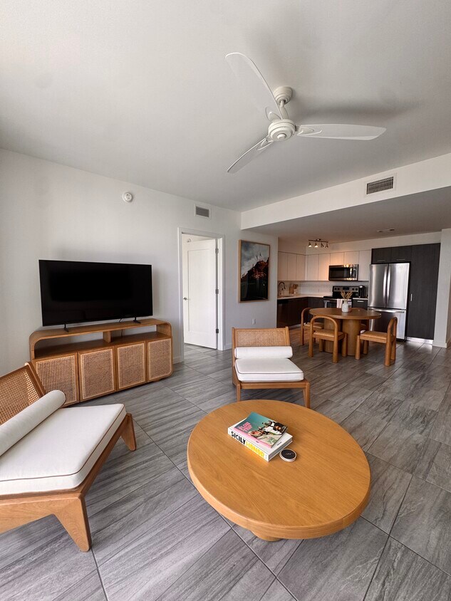 Foto principal - 1027 NW 1st Ct
