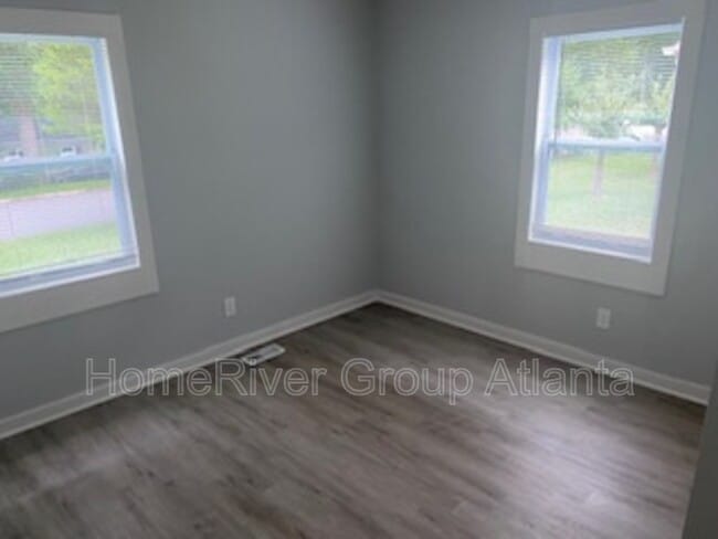 Building Photo - 6210 Bermuda St