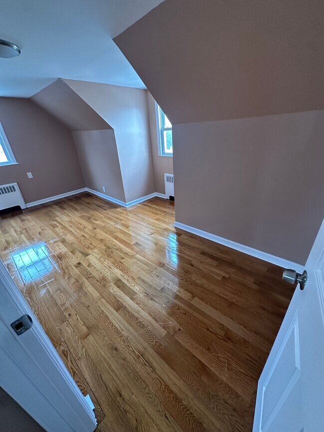 Building Photo - 40 Carnegie Ave