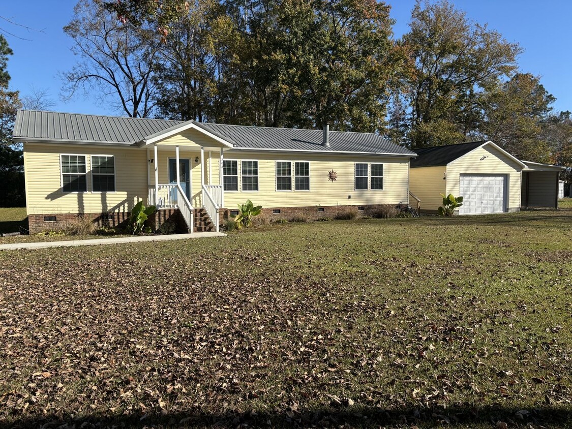 Primary Photo - Newport home in private community