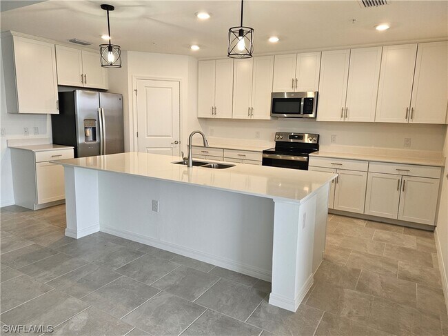 Building Photo - 5722 Oakmont Ct