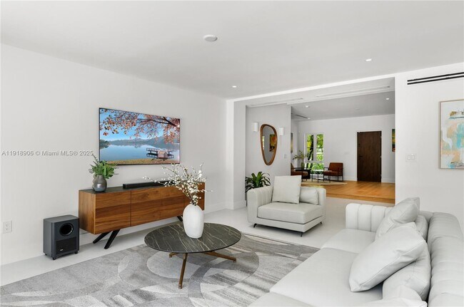 Foto del edificio - 45 NE 104th St