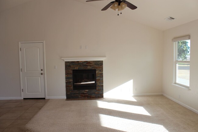 Building Photo - Must See 2 Bedroom Home Located On Big Cou...