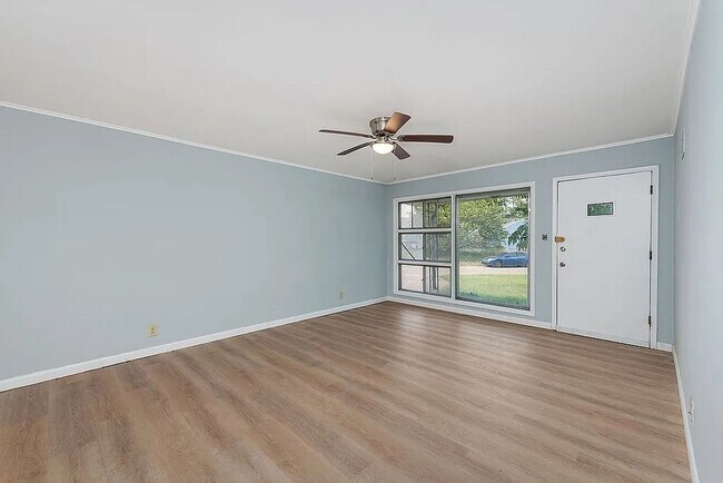 Building Photo - Updated and Modernized 3-Bedroom Home in Tulsa