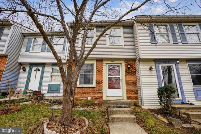 Foto del edificio - 5857 Clarendon Springs Pl