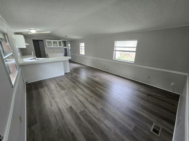 Building Photo - 123 Jaybee Ln