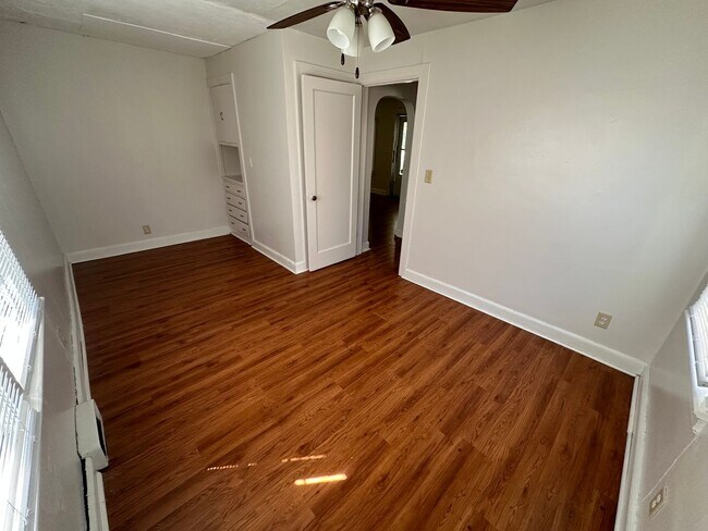 Foto del edificio - $1095- 3 bed 2 bath - Single Family Home w...