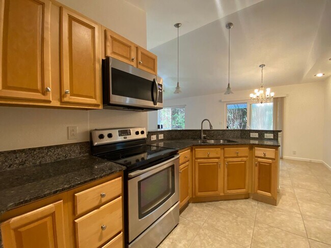 Building Photo - Clean and Comfortable 3-Bedroom Home in Fe...