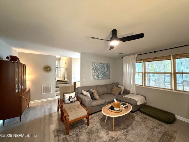 Foto del edificio - 1272 Arlingwood Ave