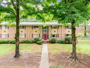 Building Photo - 1635 Line Cir
